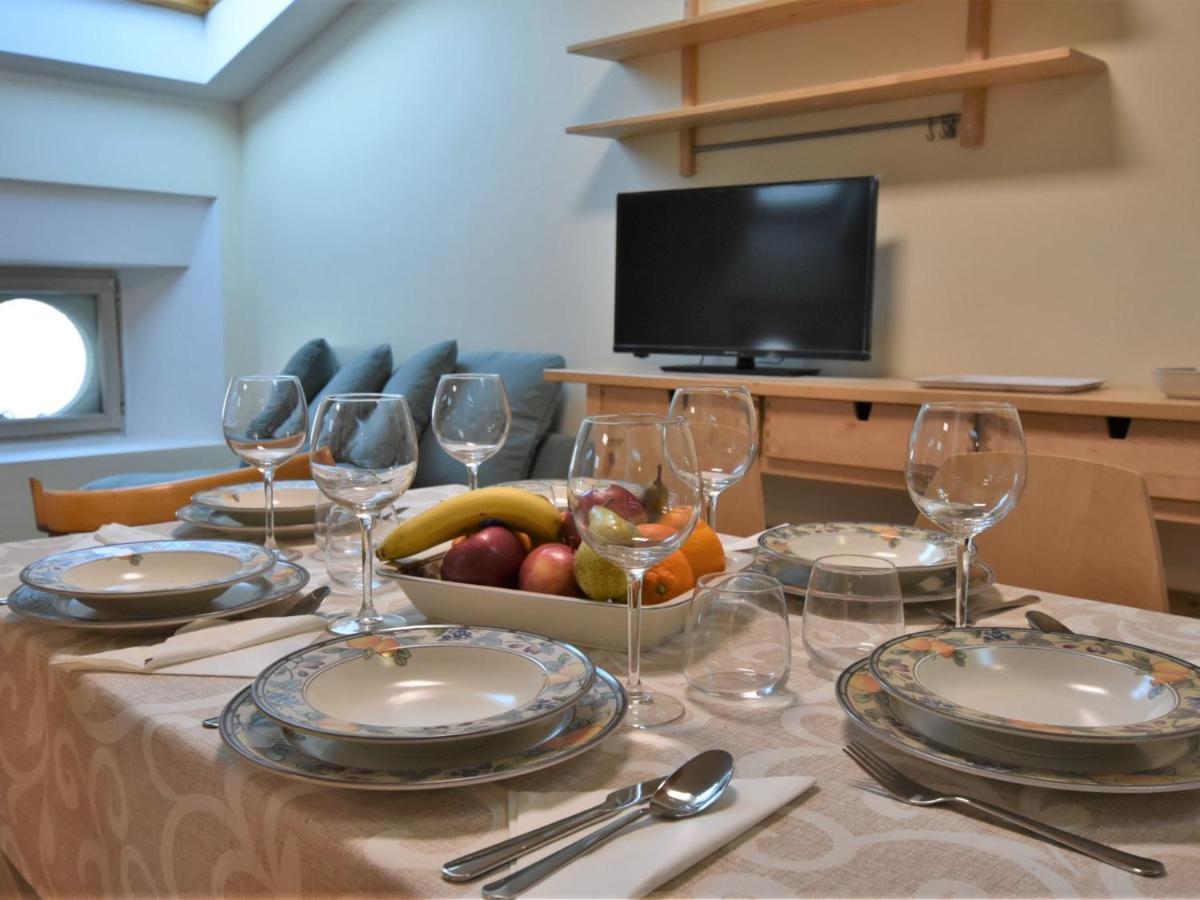 Apartment Duomo Mansarda By Interhome إيزِيو المظهر الخارجي الصورة